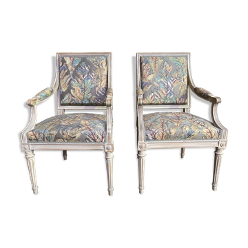 Paire de fauteuils cabriolets de style Louis XVI