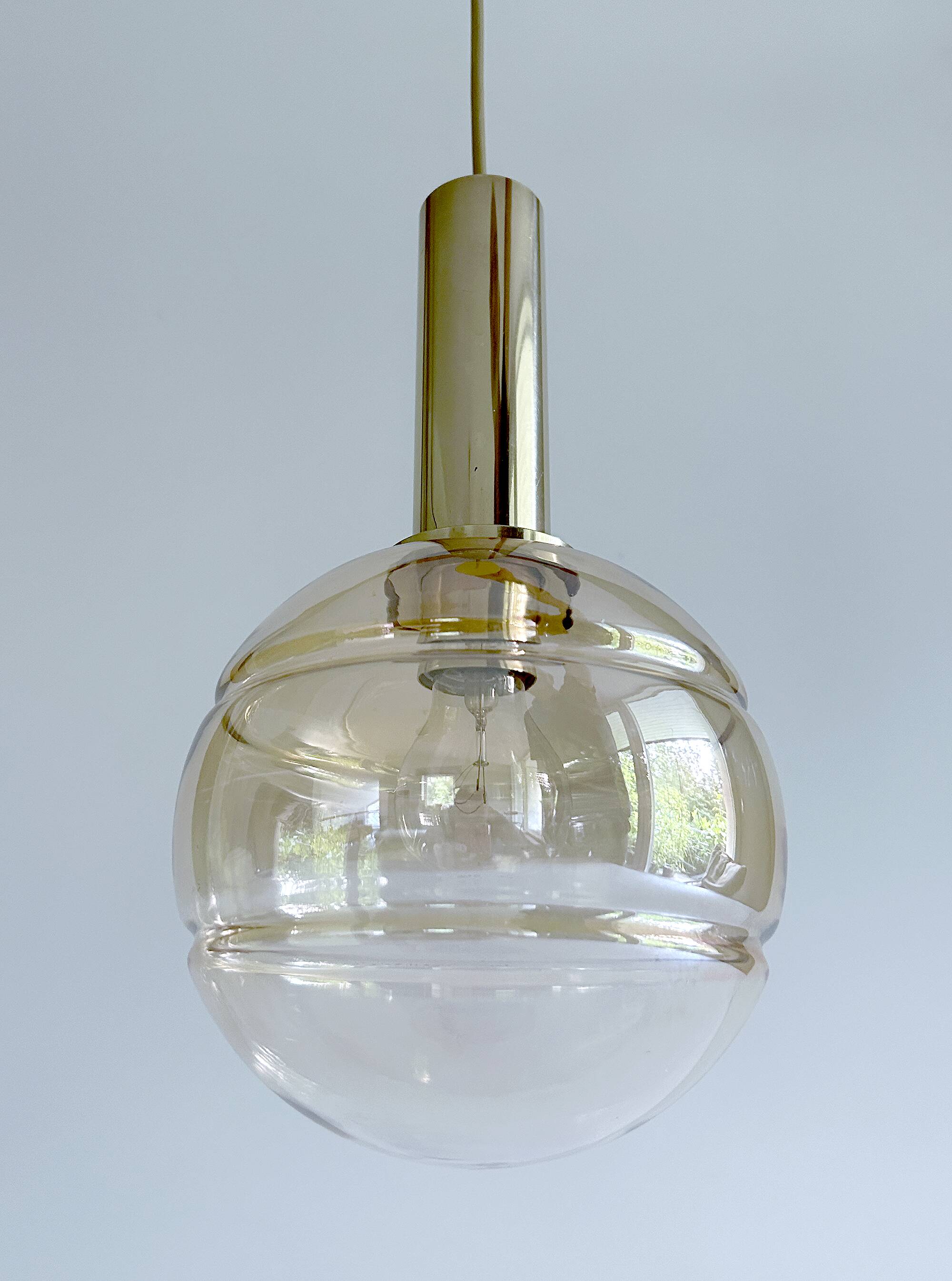 Paire de suspensions vintage en forme de globe en verre