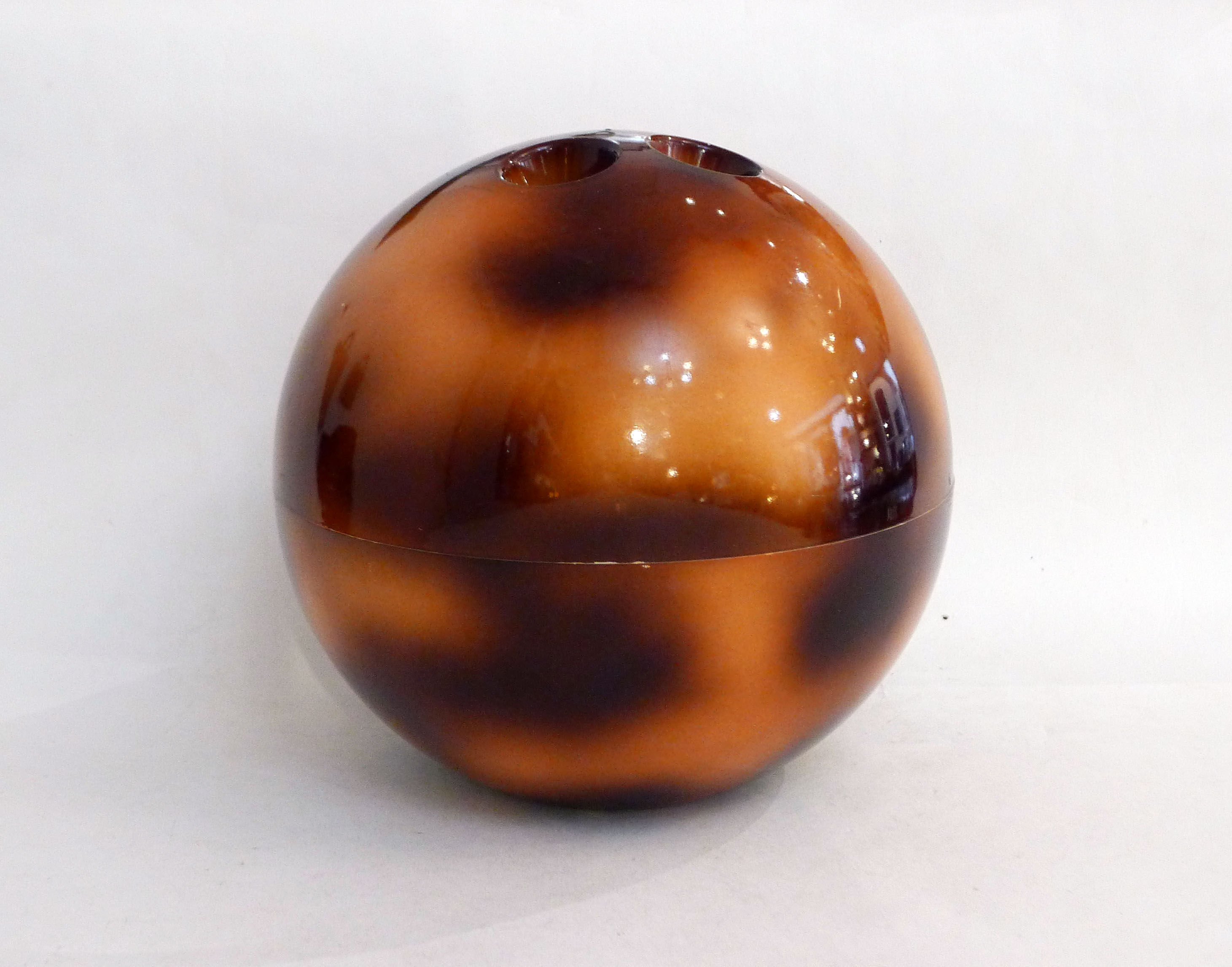 Ice bucket bowling ball scale