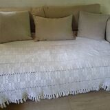 Old crochet bed cover/plaid