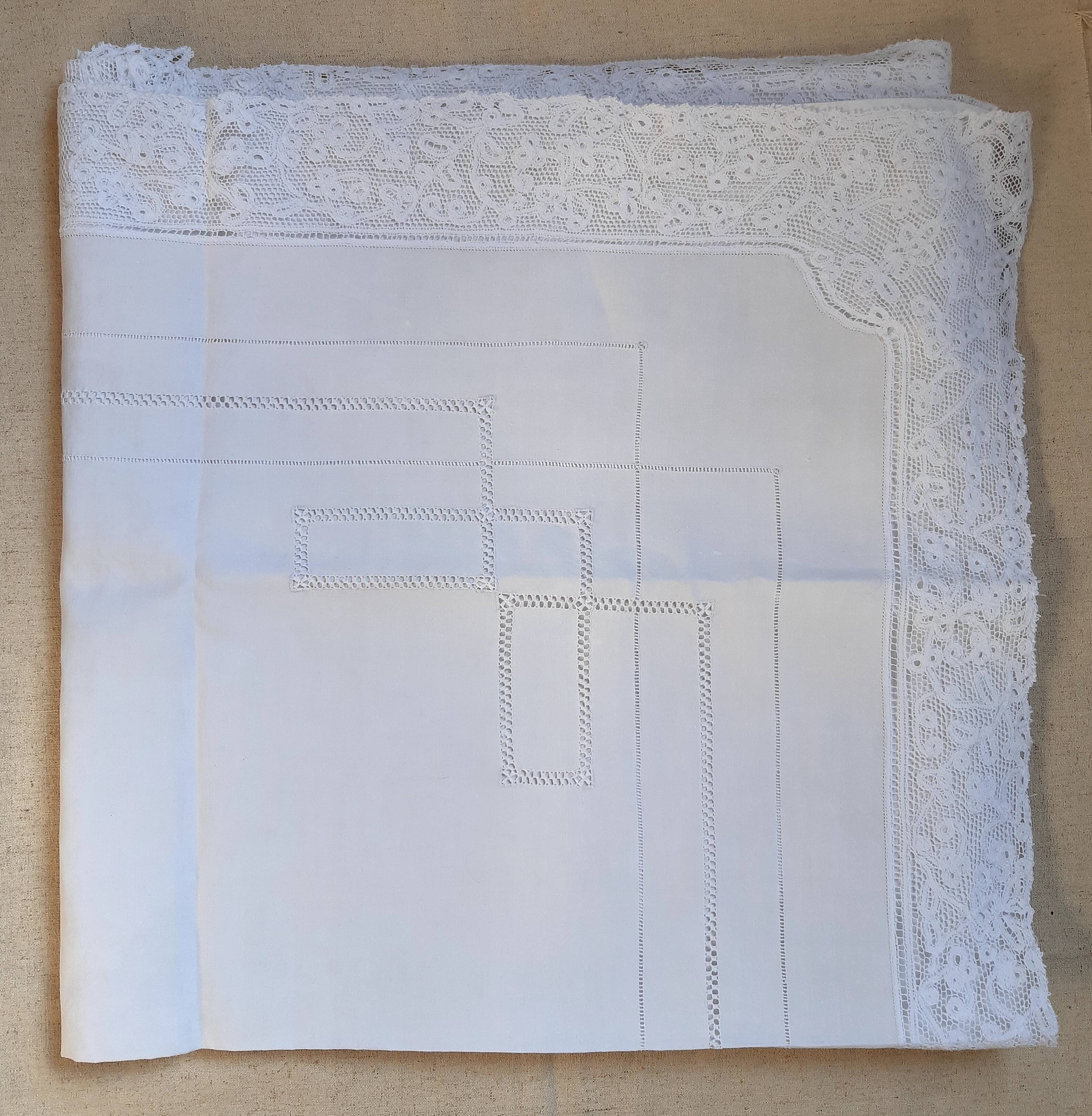 Milan lace-lined lace-lined sheet, 19th century, monogrammed NS