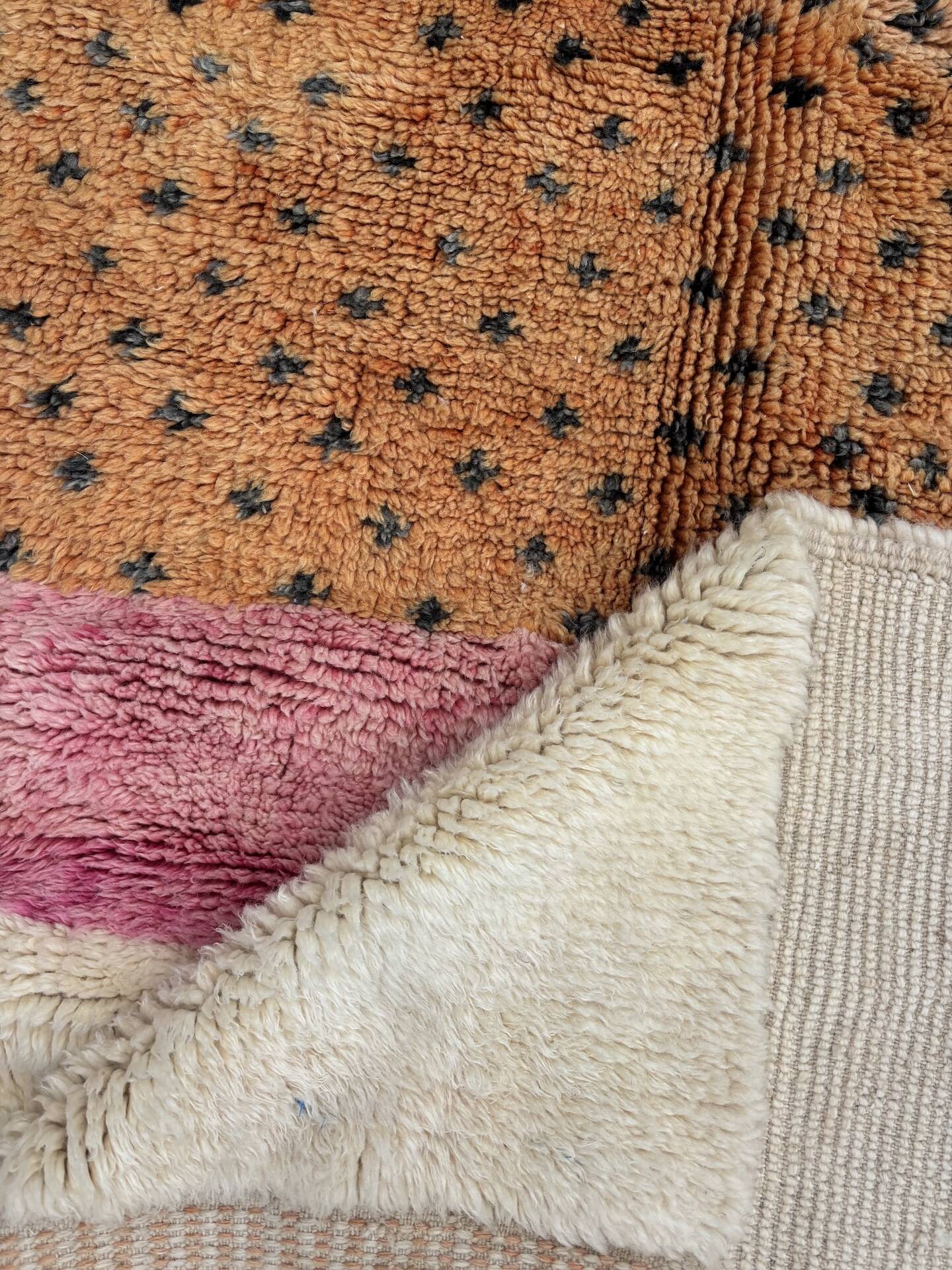 Moroccan Berber rug 210x250 cm – Hand-woven in shaded orange-pink wool