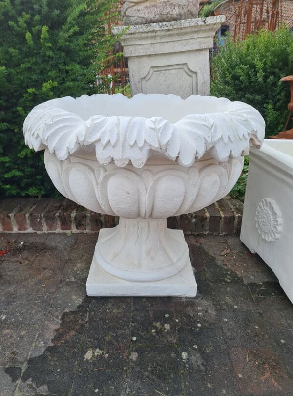 Vase médicis en pierre reconstituée