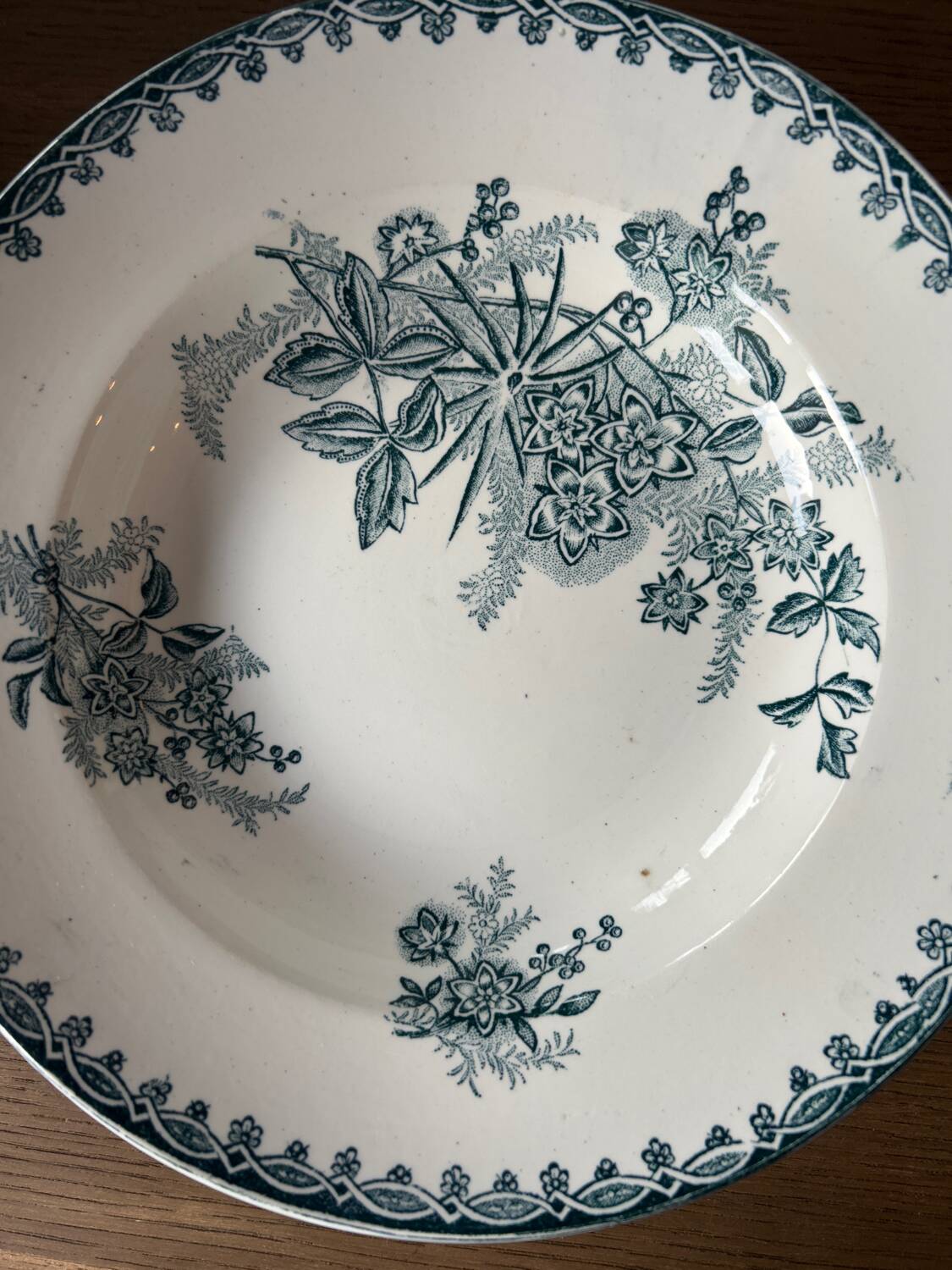 Assiettes en terre de fer Sarreguemines Margot