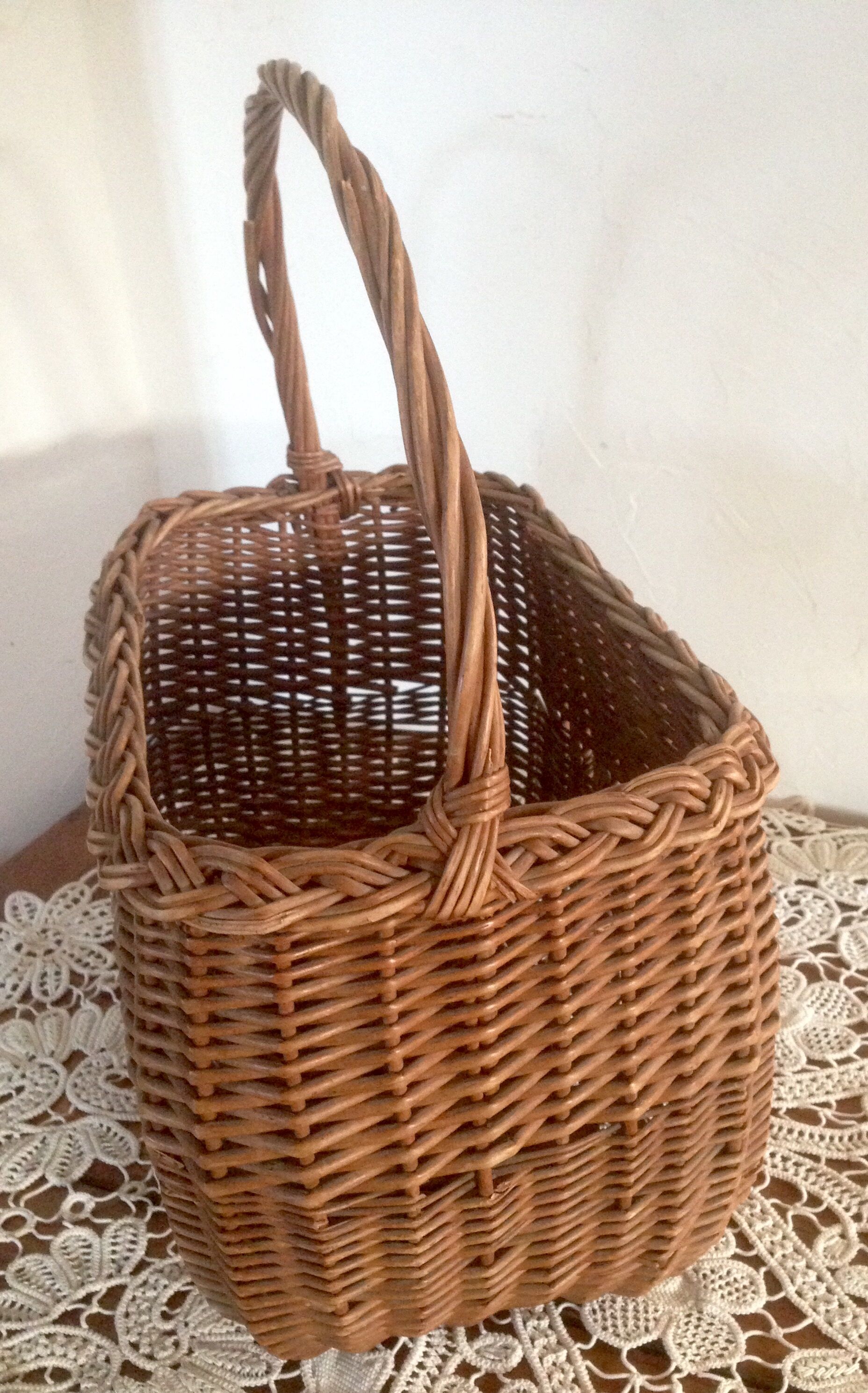 Panier en osier ancien