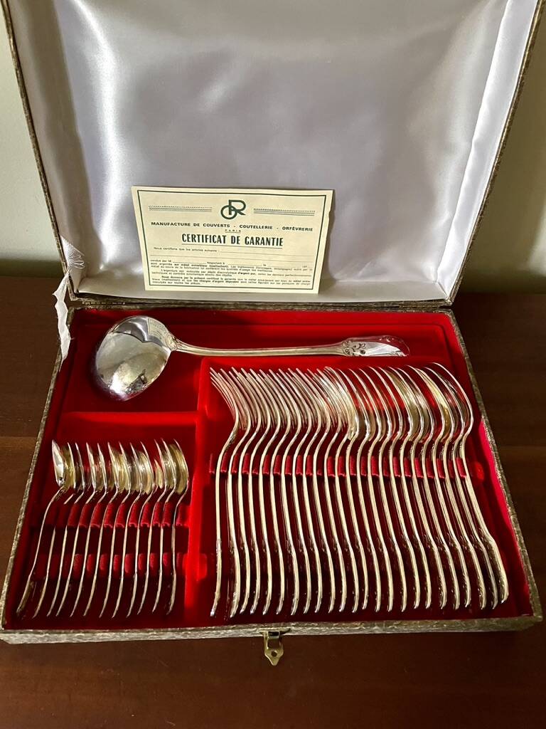 36-piece silver-plated cutlery set