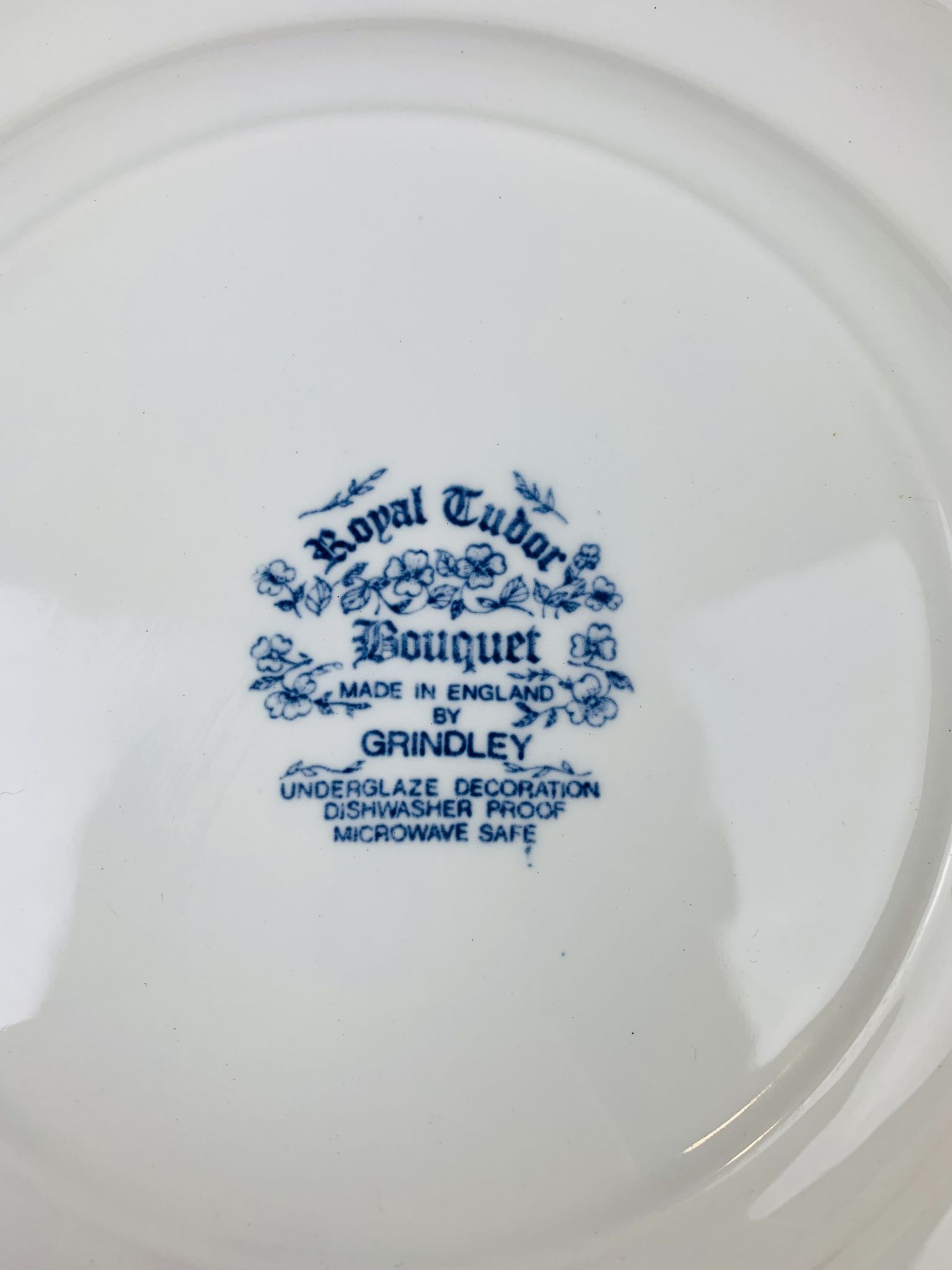 6 English plates blue flowers Royal Tudor Bouquet country style
