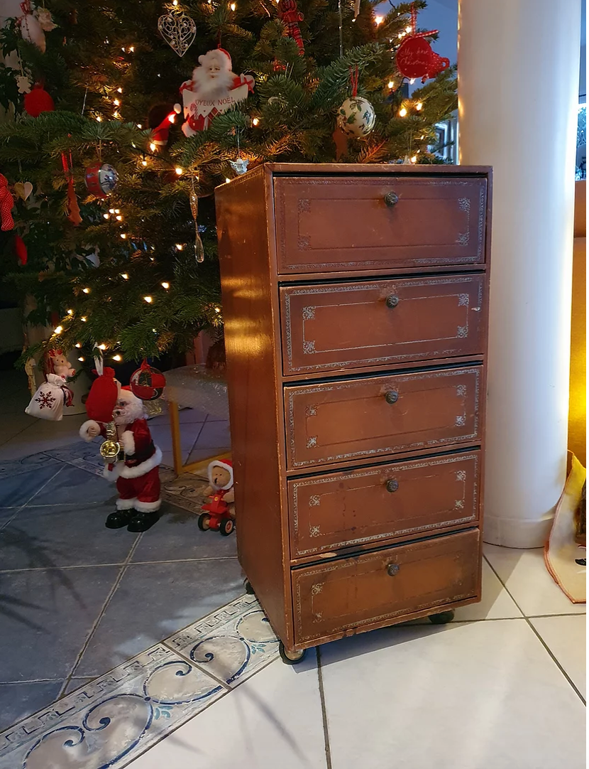 Five-drawer leather carder