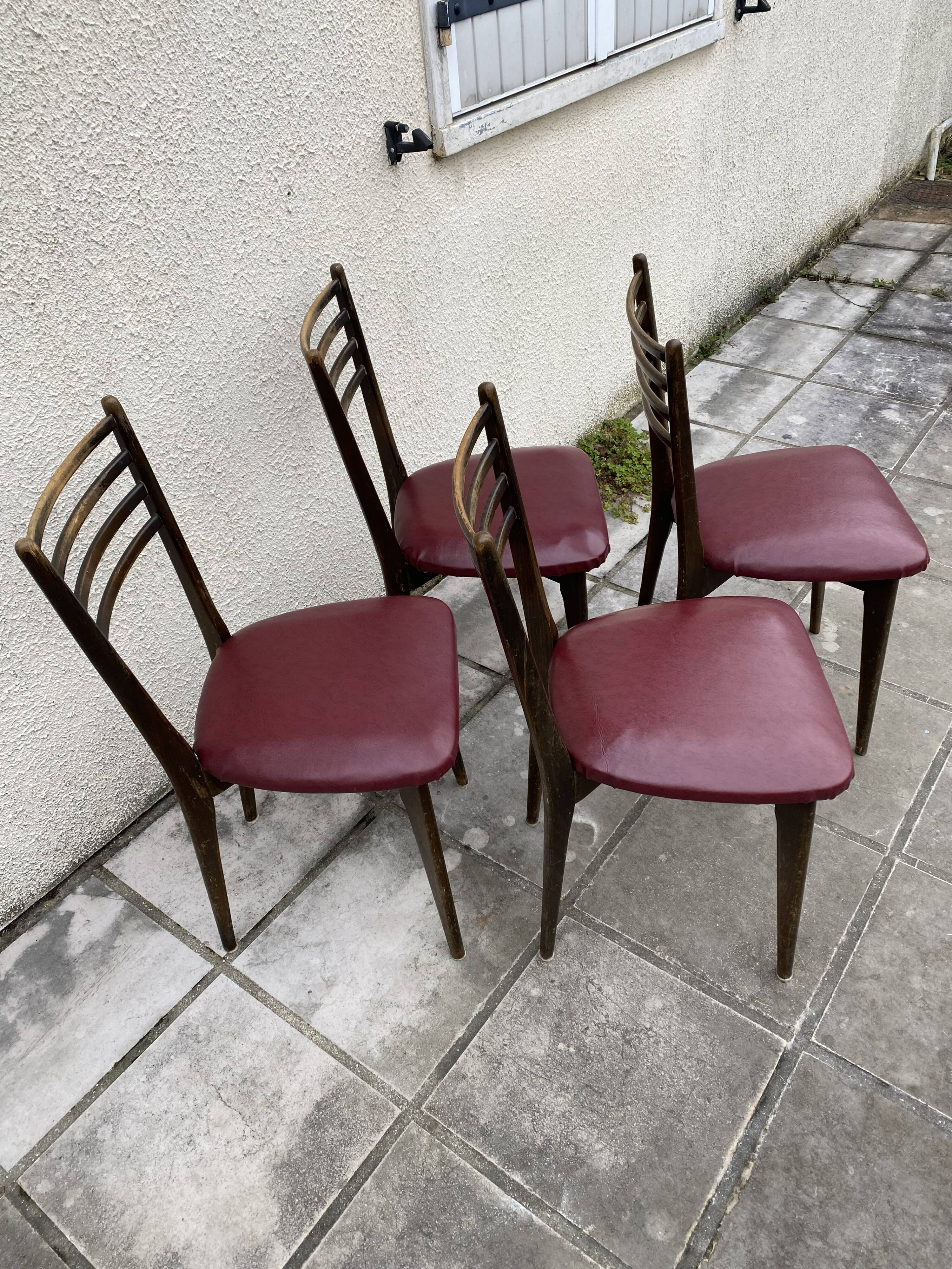 Set of 4 chairs from the 1960s with Scandinavian inspiration.