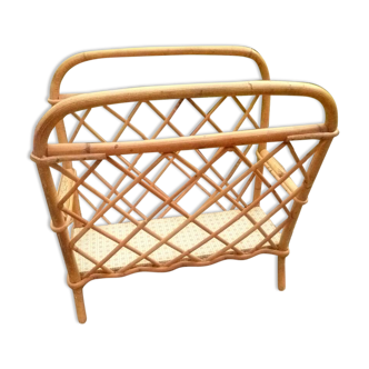 Wicker magazine holder