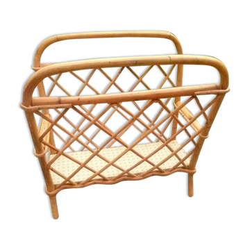Wicker magazine holder