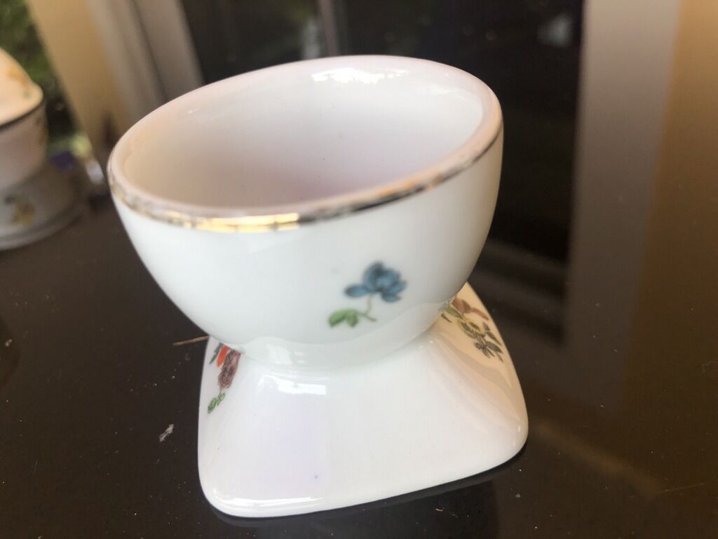 2 vintage porcelain shells