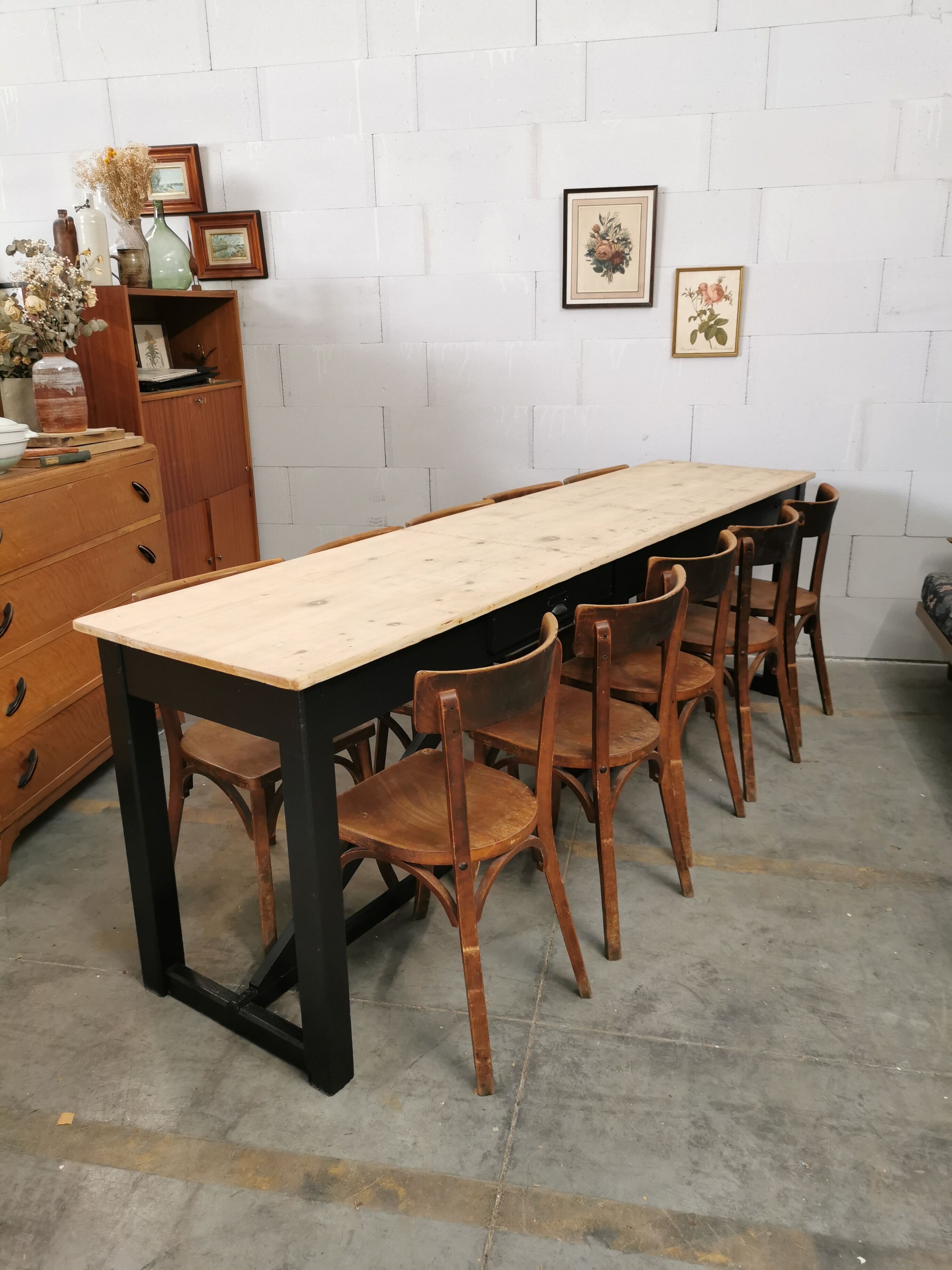 Farmhouse table 10 to 12 people