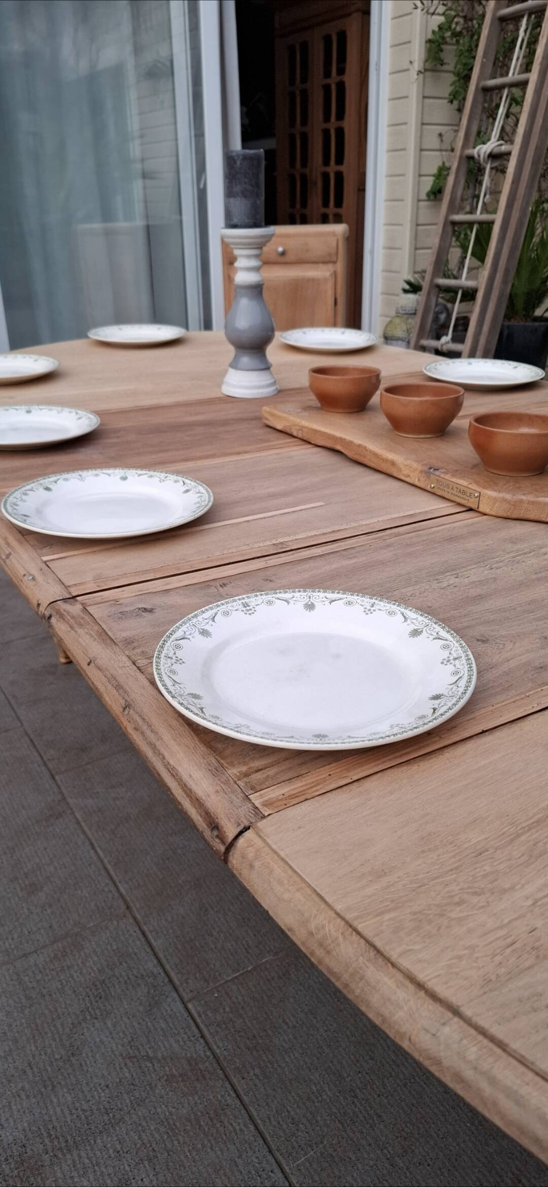 Oval table +3 extensions