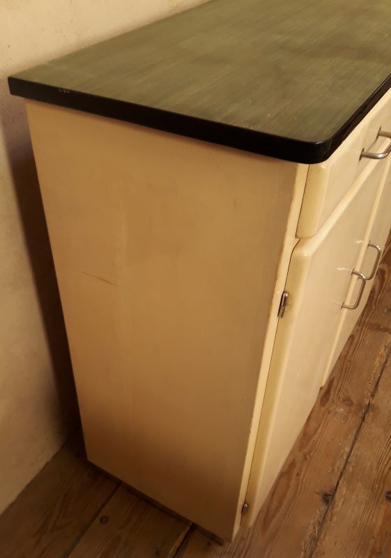 Vintage mado buffet