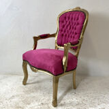 Fauteuil doré de style Louis XV