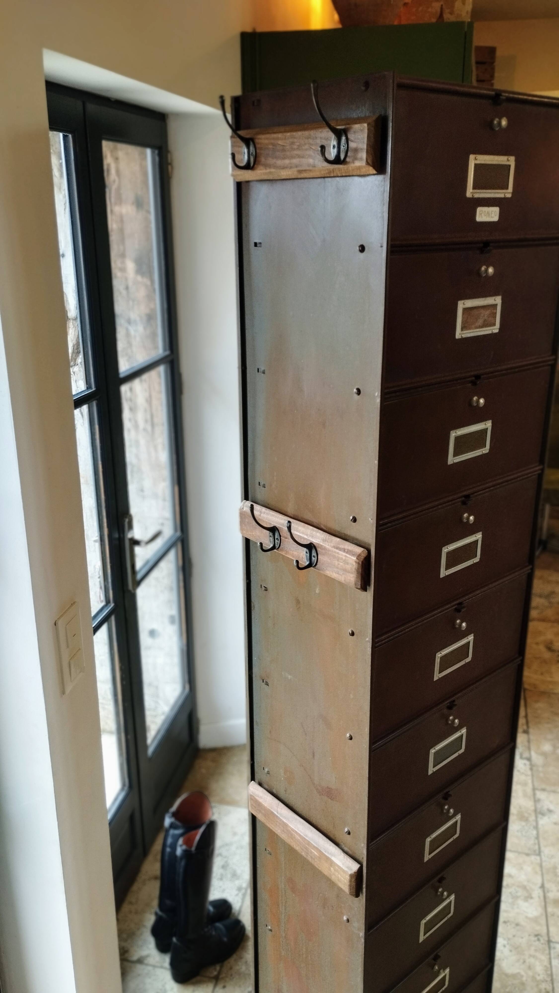 A vintage Roneo industrial flapper from the 1950s with a rusty patina