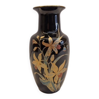 Vase japonais ancien en porcelaine décoré à la main