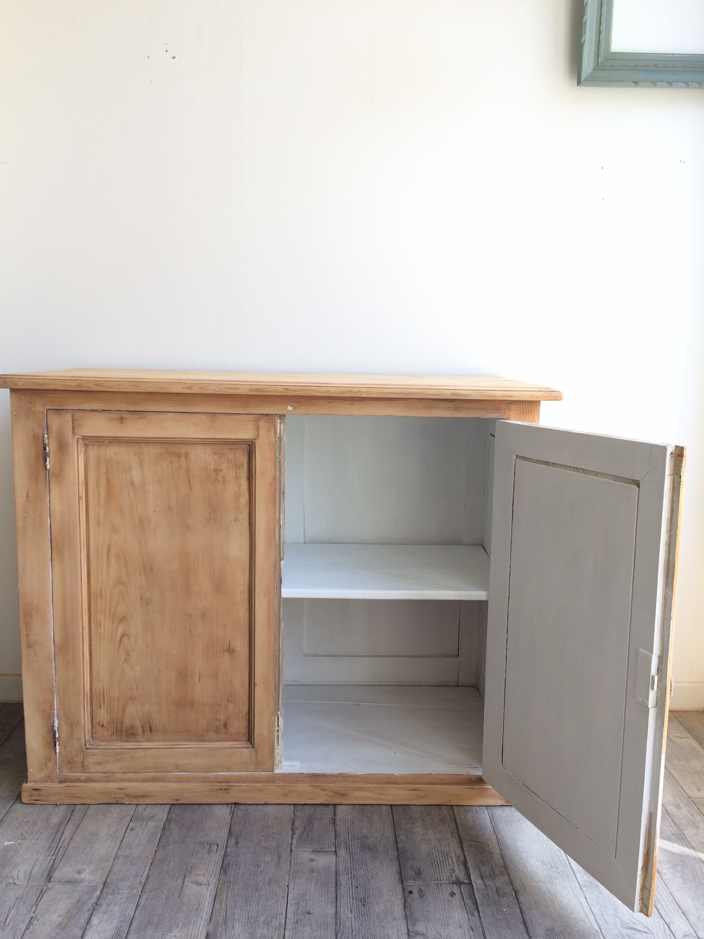 Parisian buffet wood raw