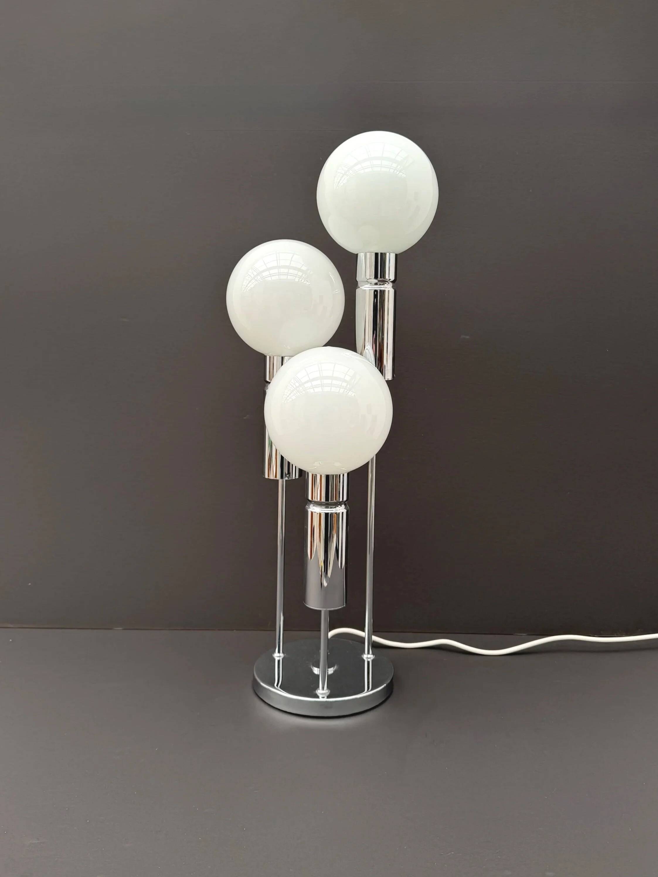Opaline and chrome lamp, Italy 1970
