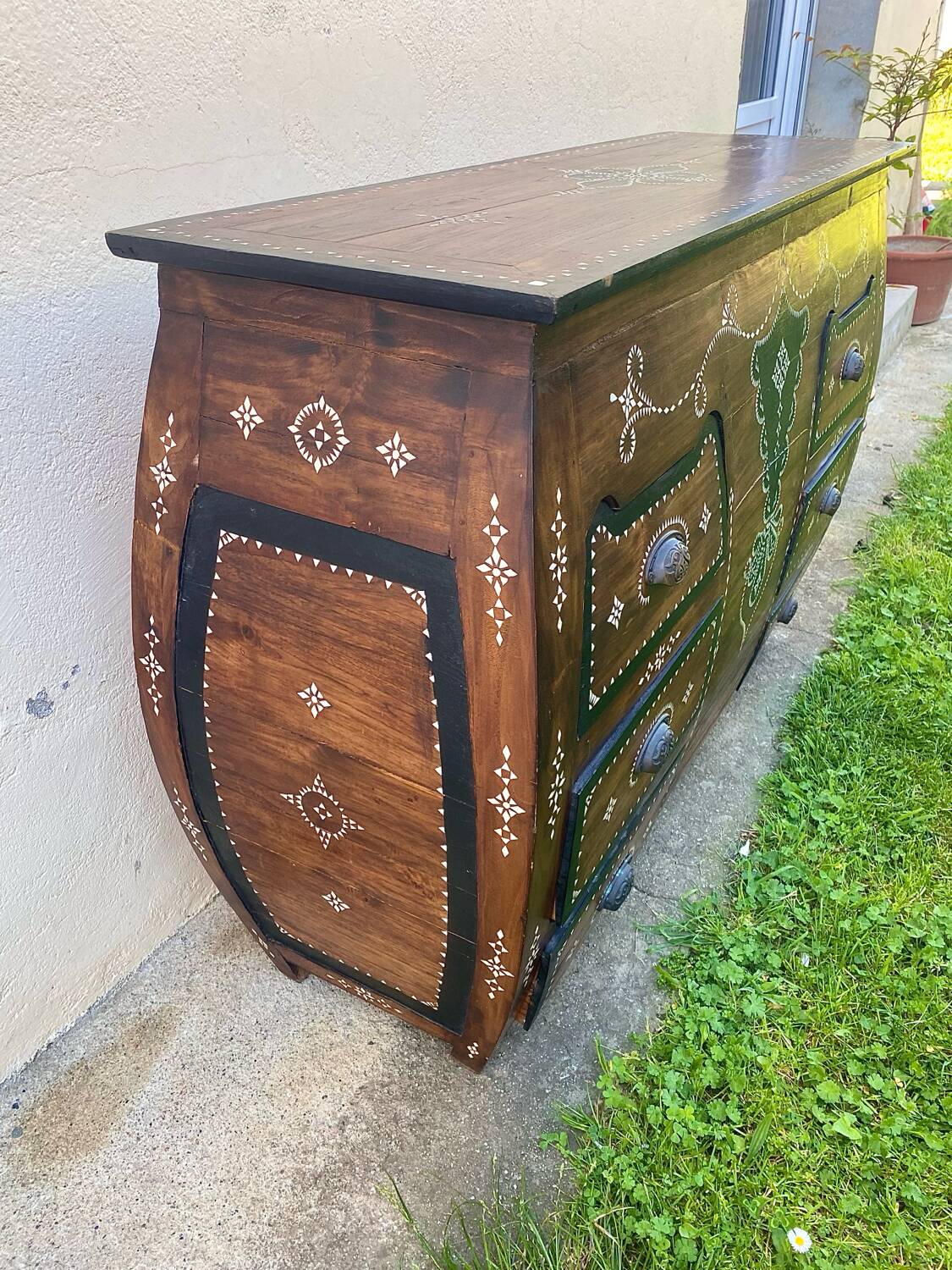 Commode syrienne galbée marqueterie nacre