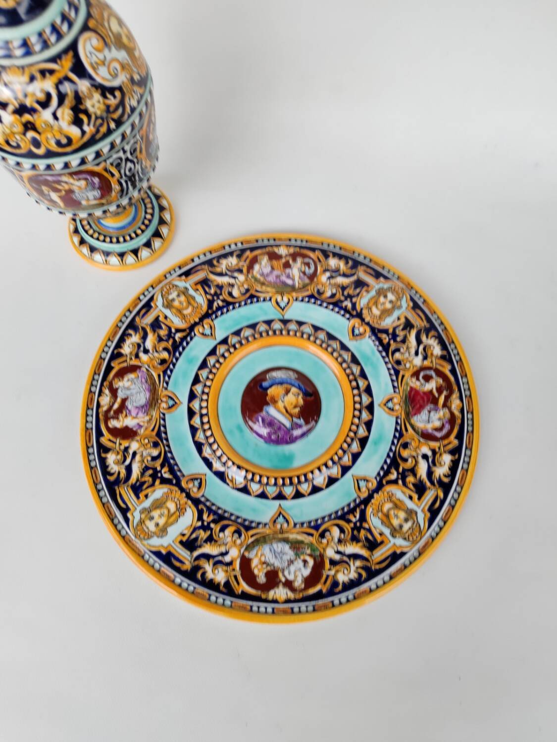 Ewer and its basin, in Gien earthenware, Renaissance model, 20th century.