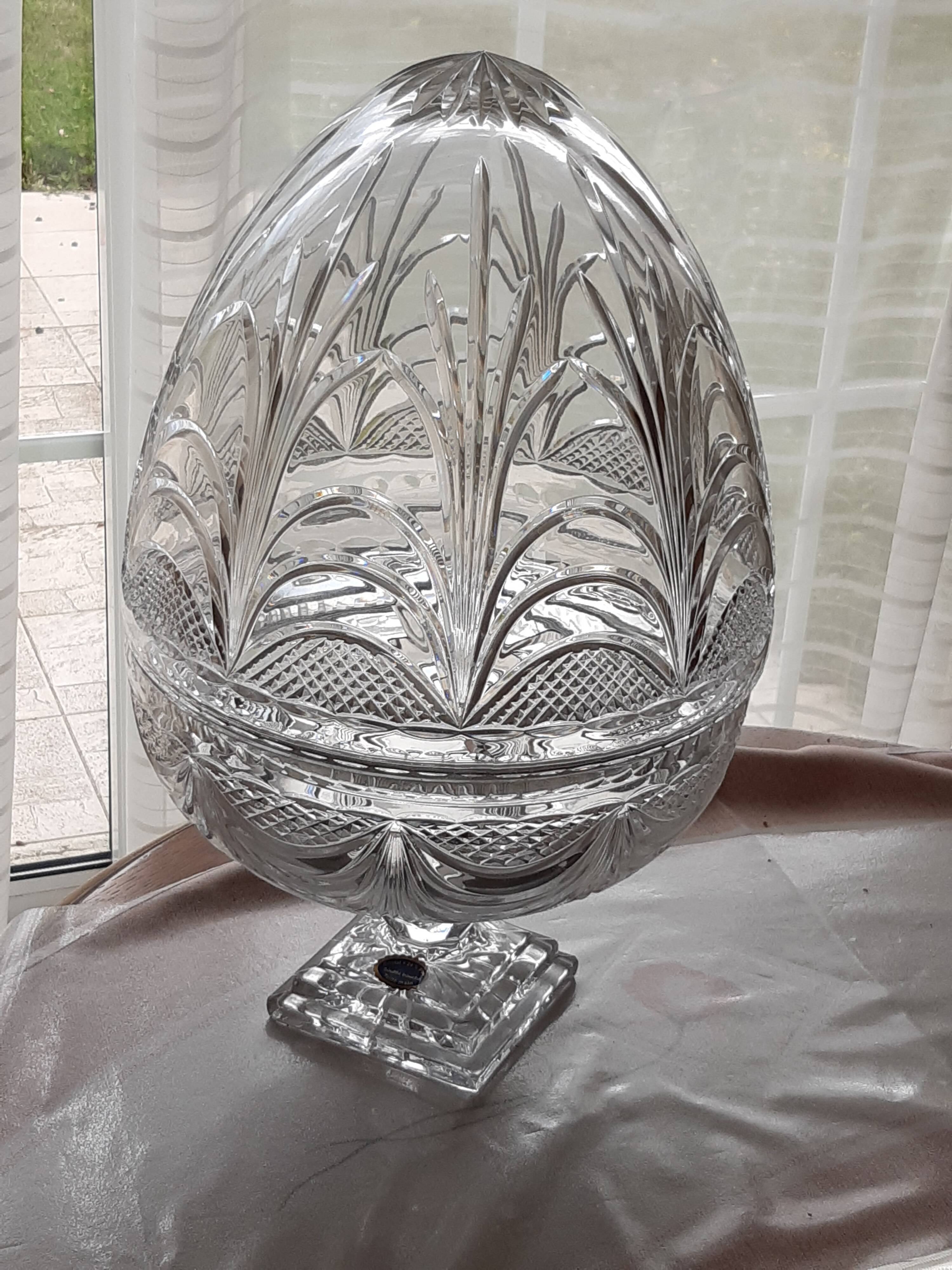 Cave à champagne - oeuf en cristal