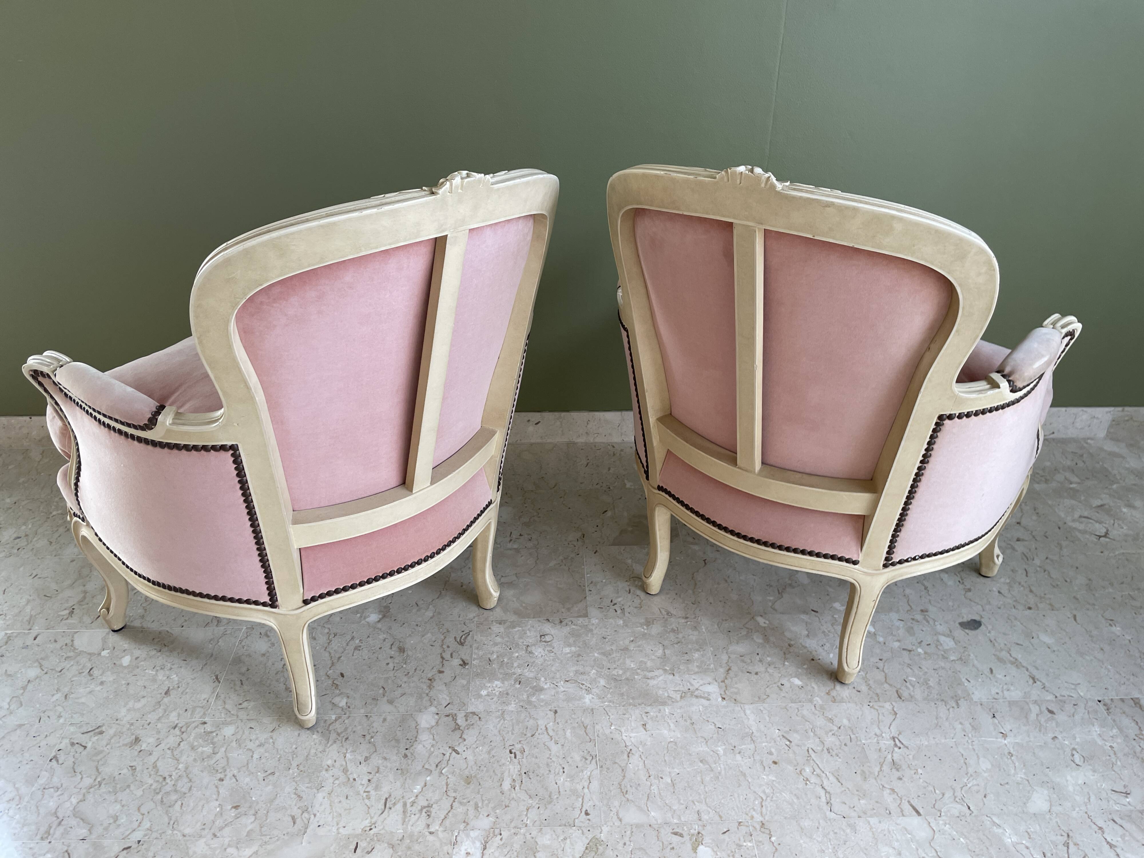 Paire de fauteuils bergères style Louis XV