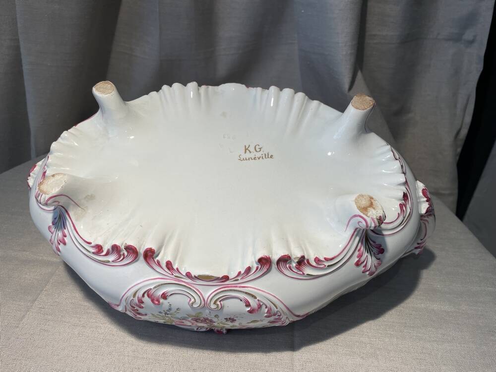 Planter with floral decor kg luneville