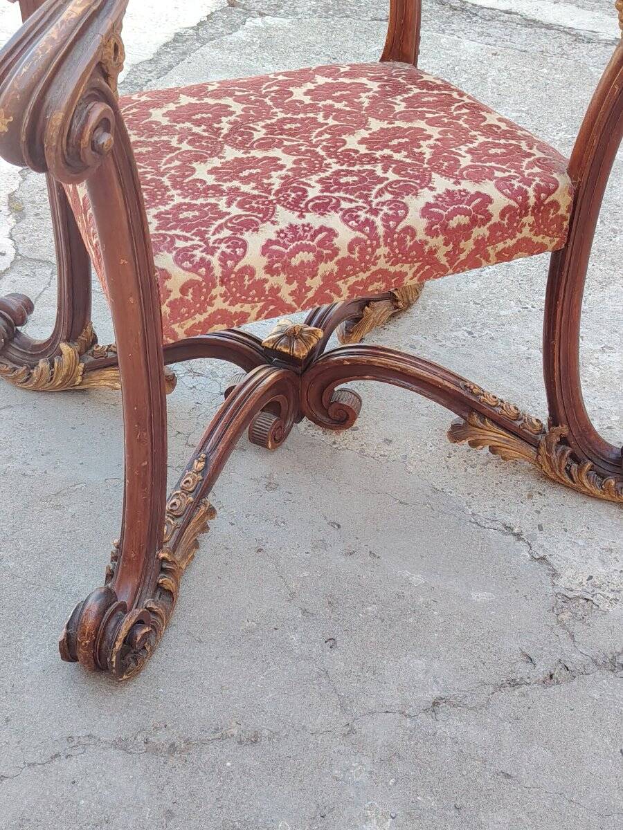 Un trône ou fauteuil d'apparat imposant , en bois sculpté XIX siecle