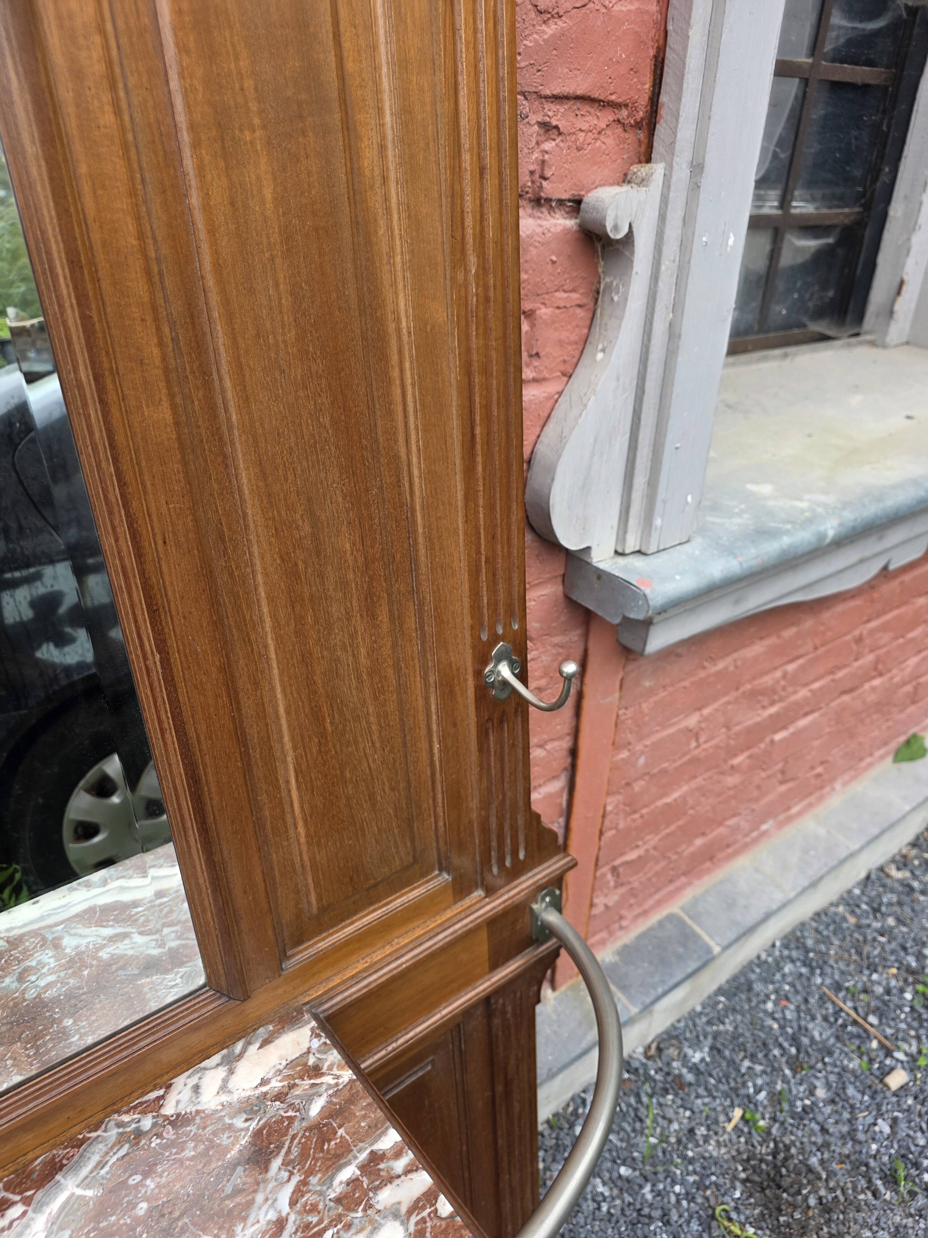Vestiaire porte manteau en noyer fin XIXe