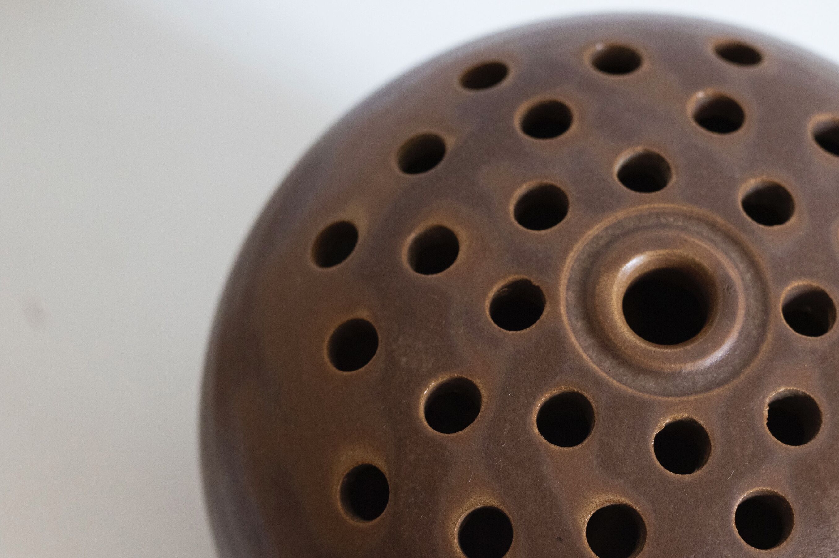 Large sandstone flower spike signed Philippe Aubert