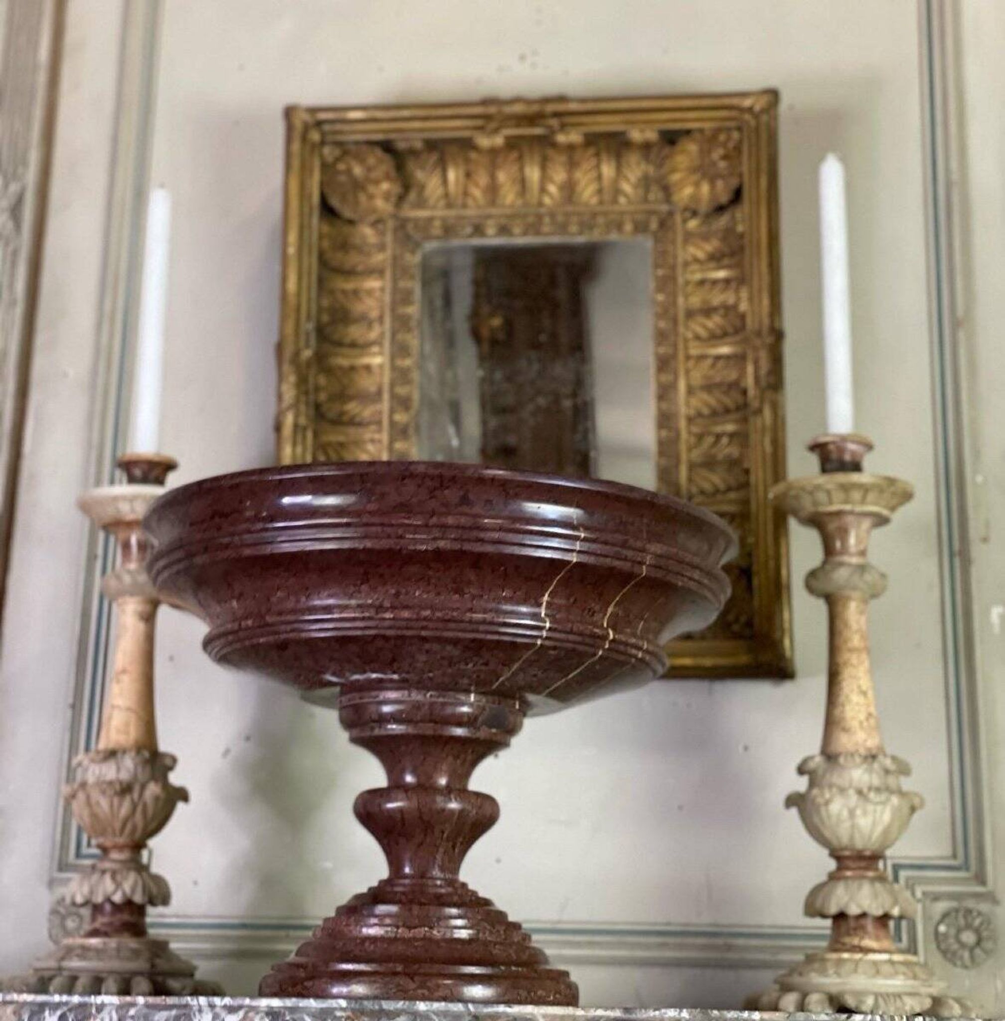 Vasque en marbre rouge griotte vers 1800