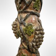 Colonne en bois sculpté avec décor de raisin, France 1900s