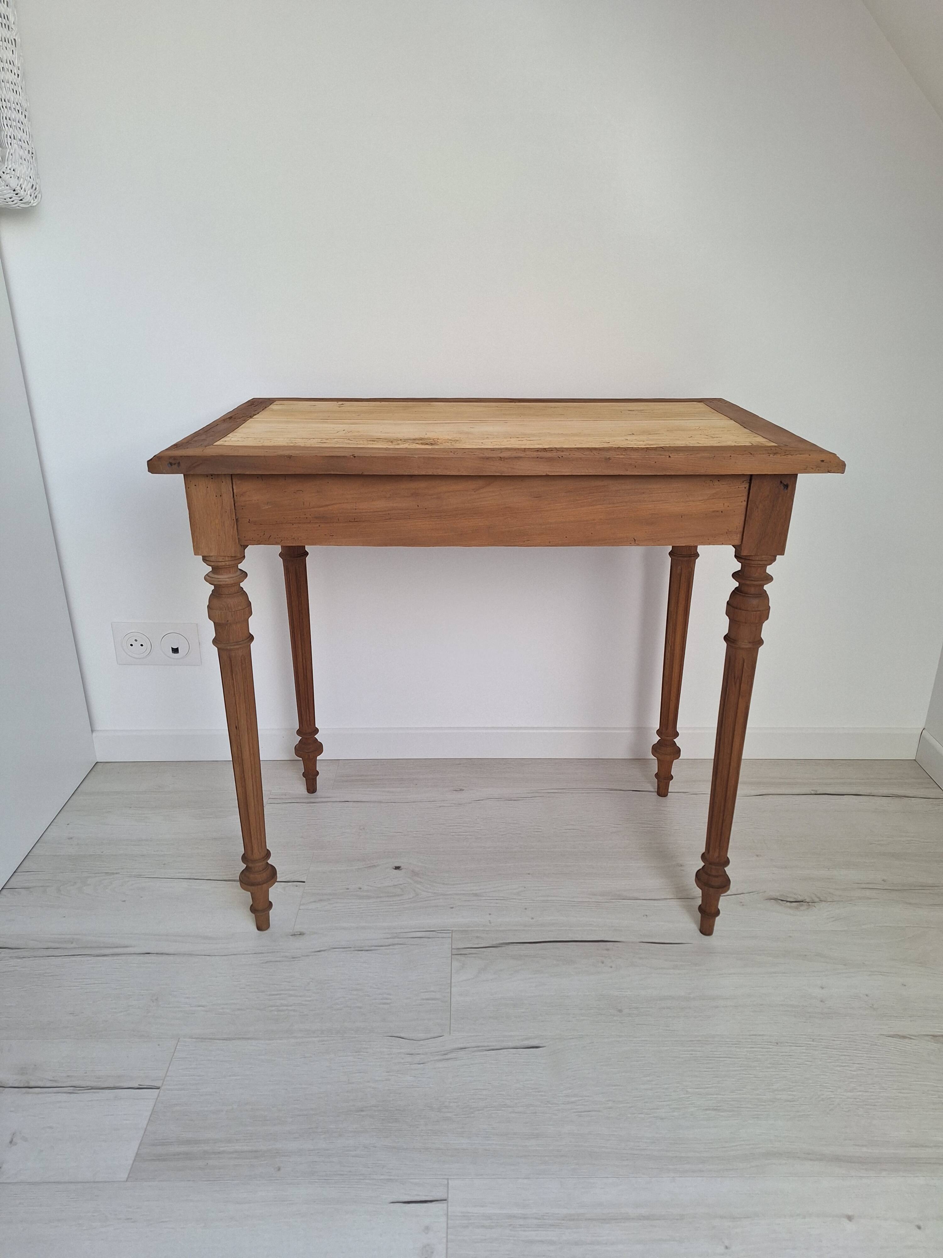 Antique solid wood desk – Late 19th century (1880-1900) – Restored