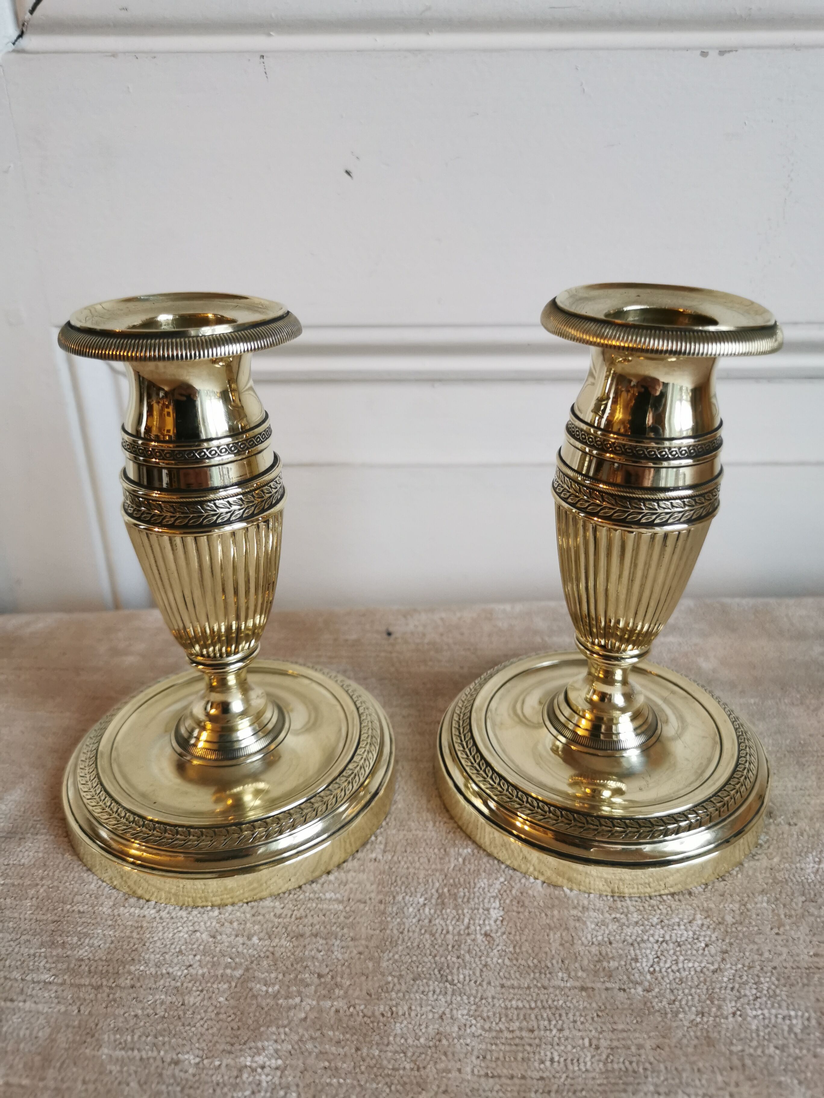 Pair of candlesticks in polished bronze Directoire d'époque