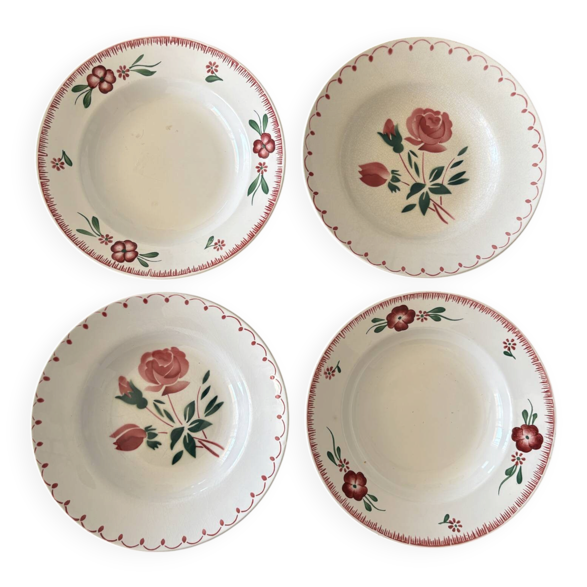 Lot de 4 assiettes creuses dépareillées en faïence ancienne • Décor fl