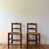 Brutalist chairs made of wood and straw