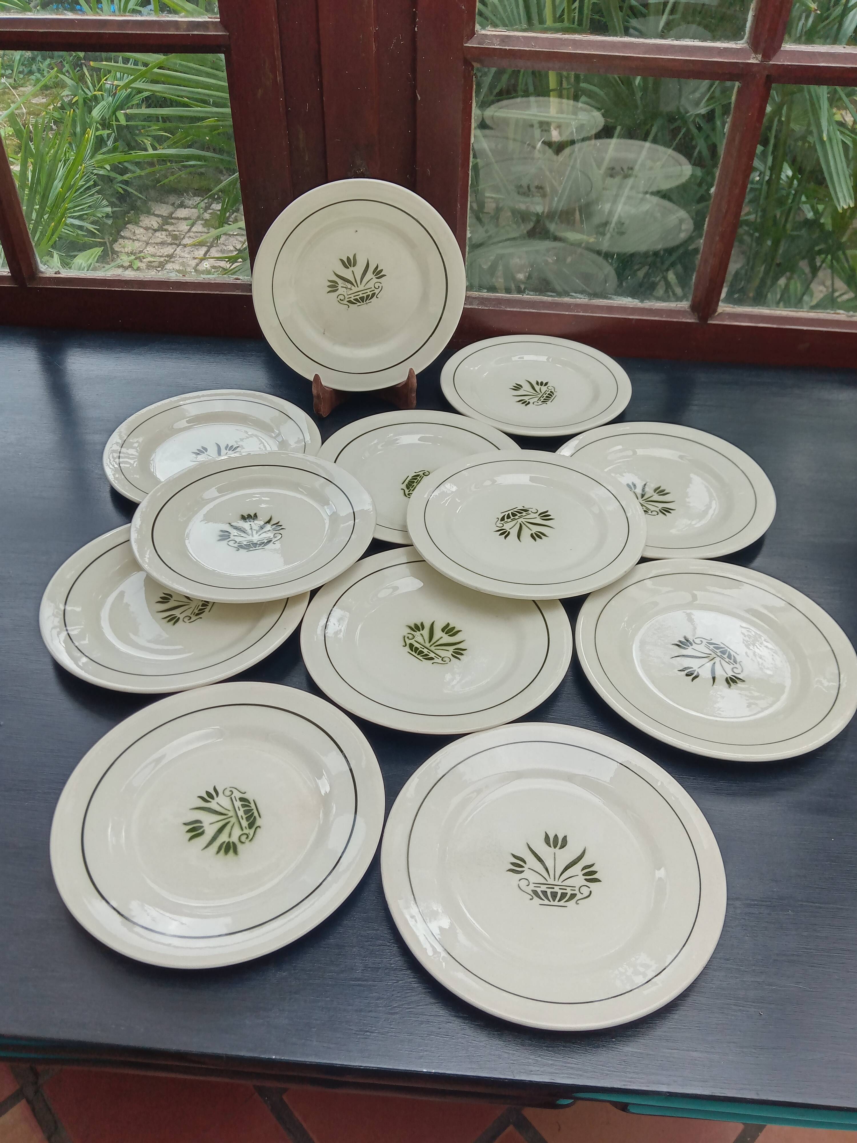 12 Terre de Fer Marmoz dessert plates