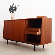 Buffet en teck, design danois, années 1970, production : Danemark