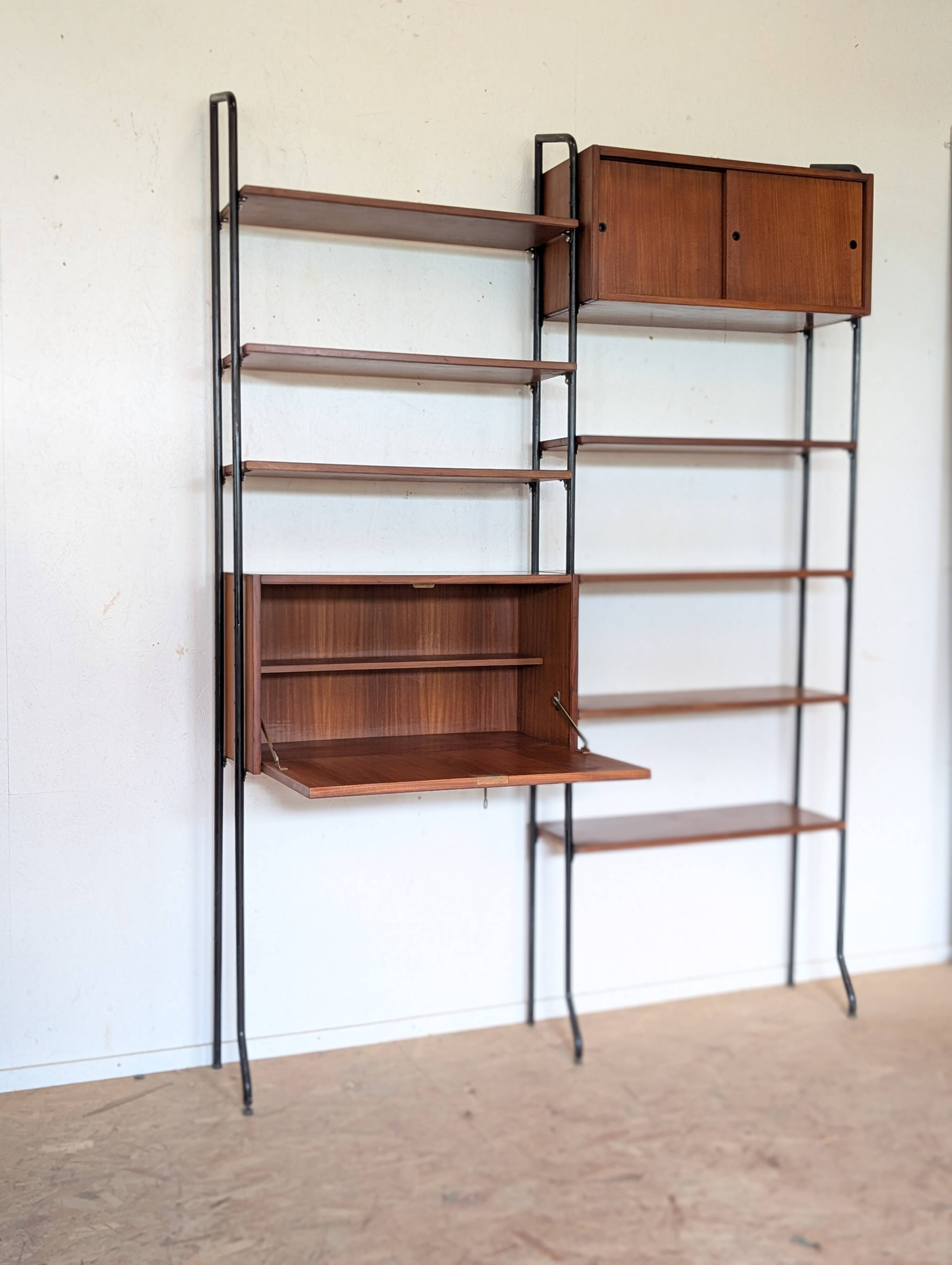 Free-standing teak bookshelf, Italy, 1960s