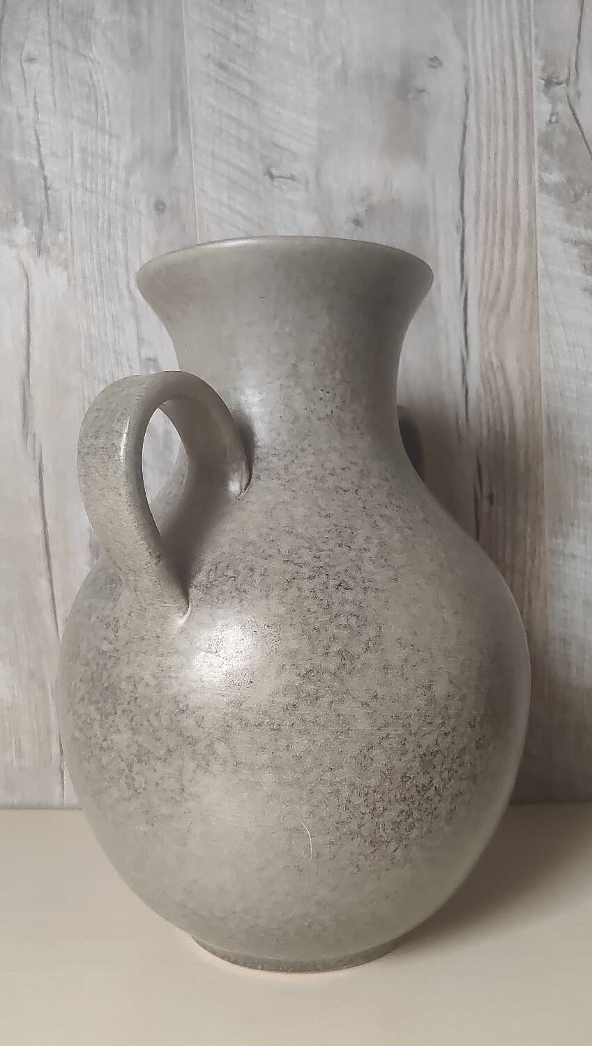 Max Ildas ceramic vase