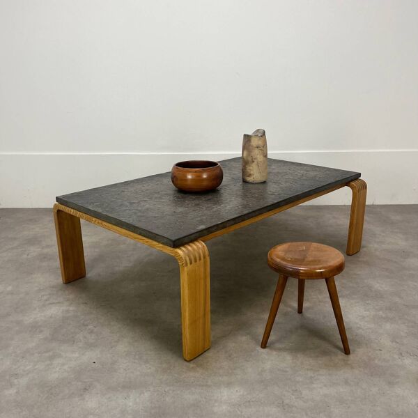 Table basse brutaliste, pierre d’ardoise style chalet