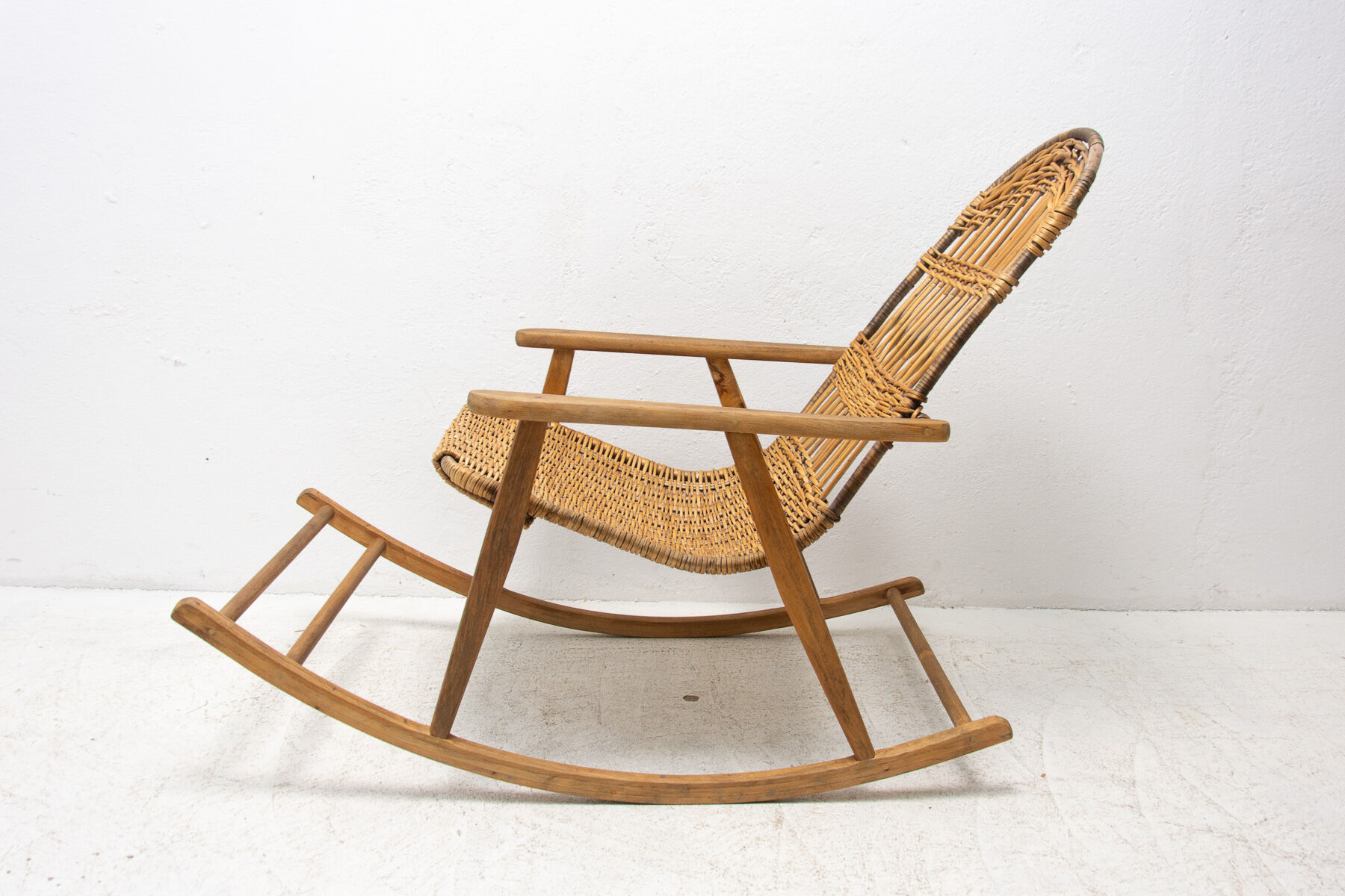 Mid century wicker rocking chair, czechoslovakia, 1960´s