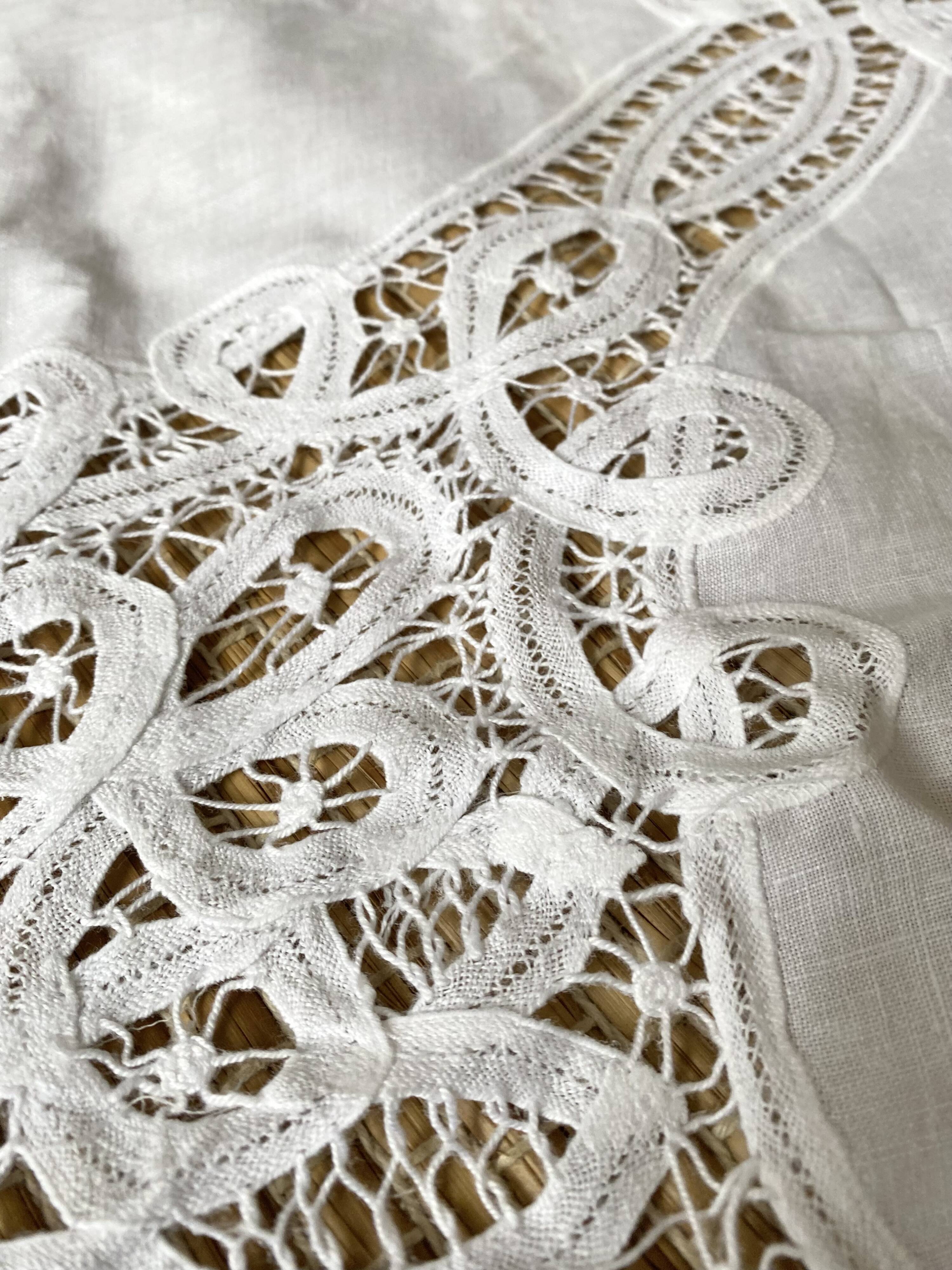 White cotton tablecloth with openwork embroidery 160X170 cm