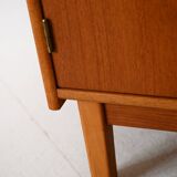 Vintage bookcase with storage compartment