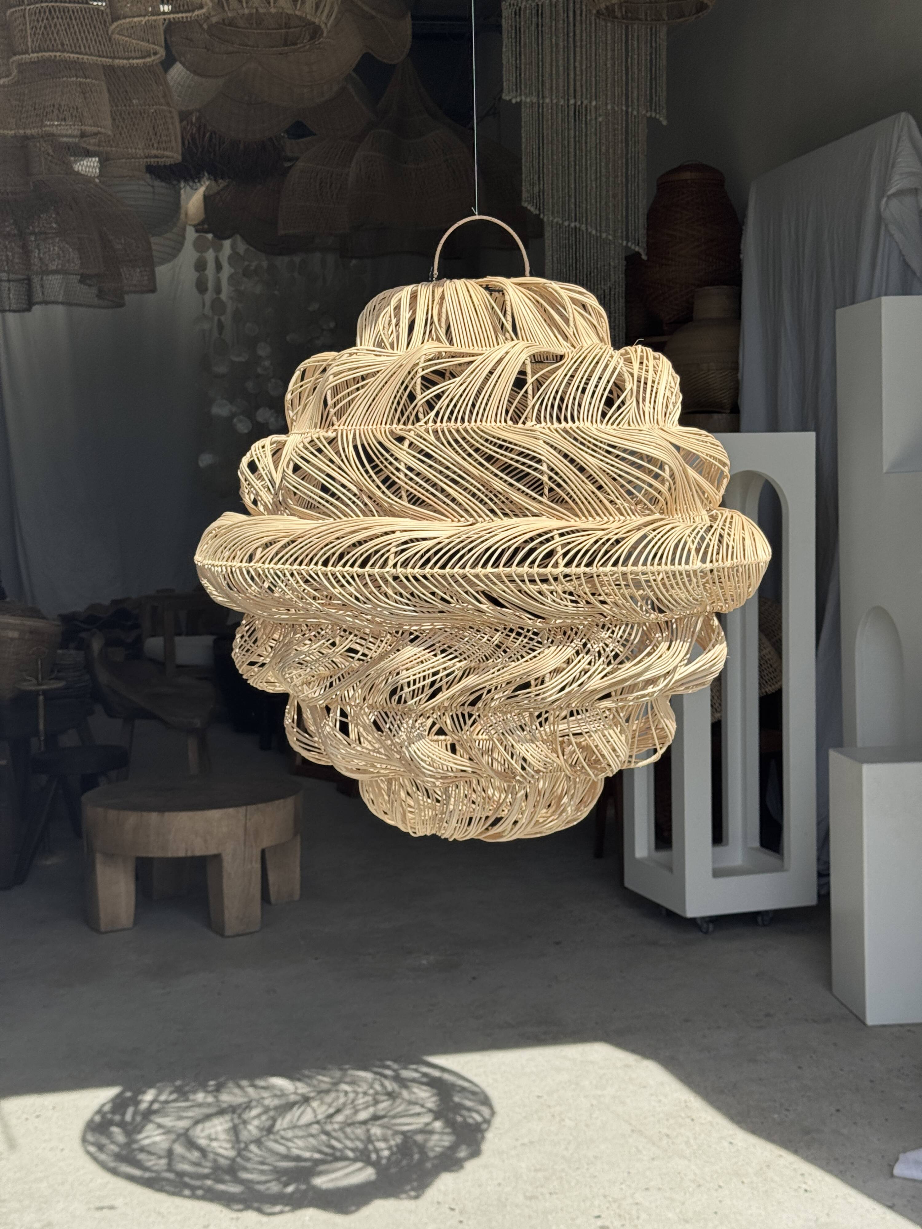 Suspension or rattan lampshade in an elongated spherical shape, layered H80 D