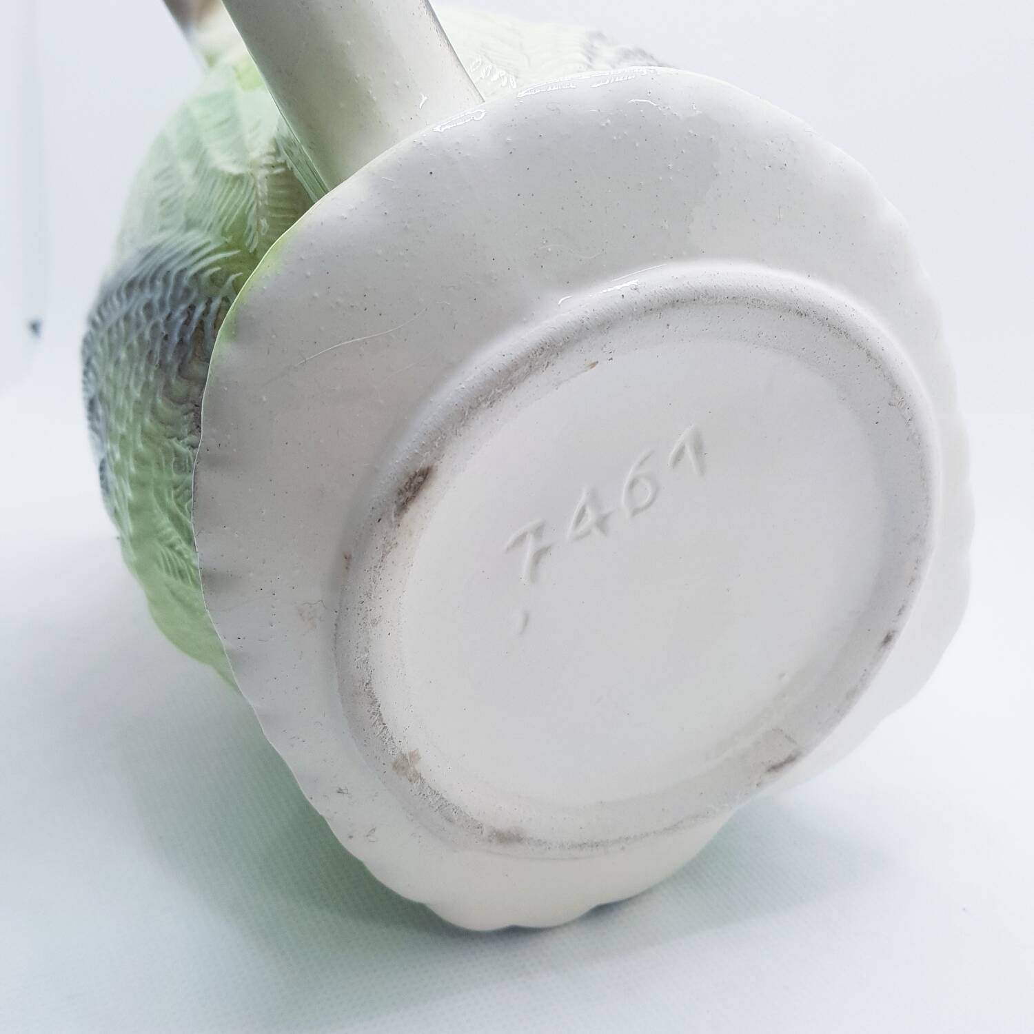 Grand pichet hibou en barbotine