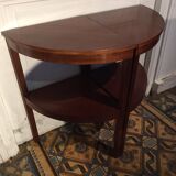 Round nesting tables