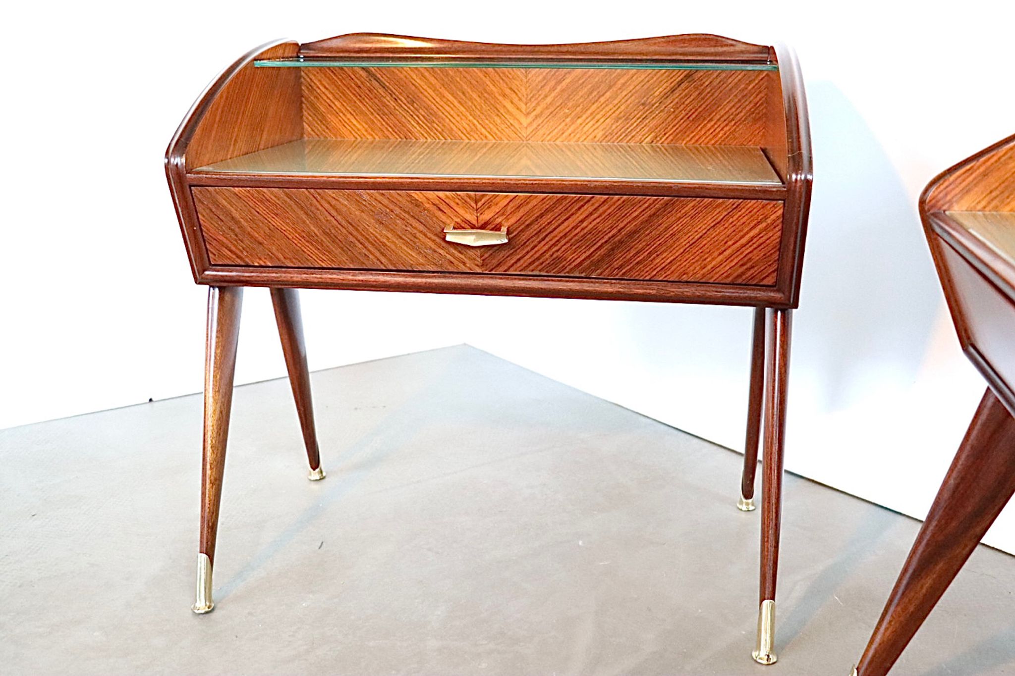 Paire de tables de nuit
